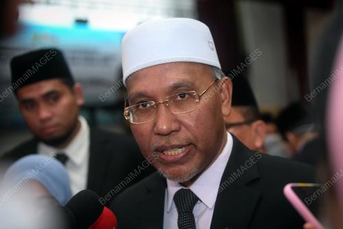 DATUK IDRIS AHMAD