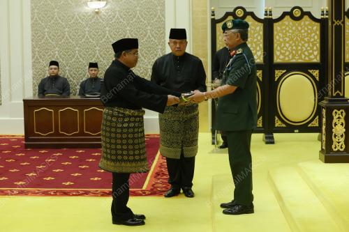 AL-SULTAN ABDULLAH RI'AYATUDDIN AL-MUSTAFA BILLAH SHAH