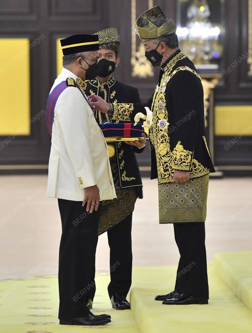 AL-SULTAN ABDULLAH RI'AYATUDDIN AL-MUSTAFA BILLAH SHAH
