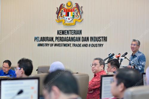TENGKU DATUK SERI ZAFRUL ABDUL AZIZ
