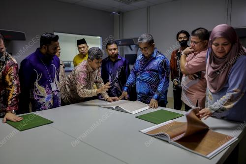 DATUK AARON AGO DAGANG