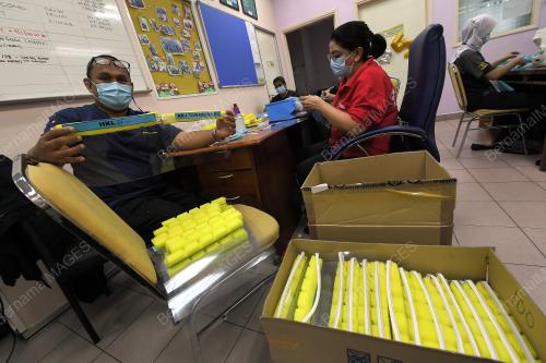 PERALATAN PERLINDUNGAN DIRI (PPE)