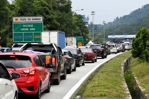 PLAZA TOL GOMBAK