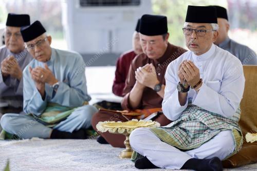 AL-SULTAN ABDULLAH RI'AYATUDDIN AL-MUSTAFA BILLAH SHAH 