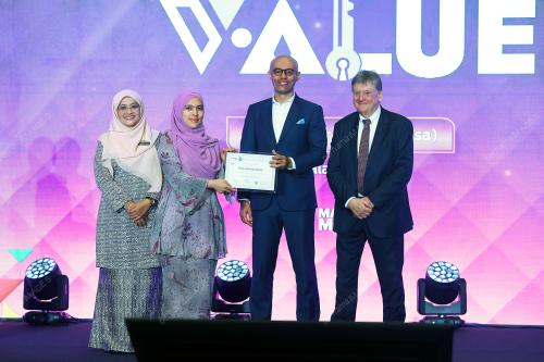 KL20_16122025_GRADUASI