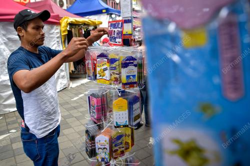 PERSIAPAN PENIAGA JALAN TAR