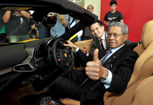 KL20_17052012_FERRARI