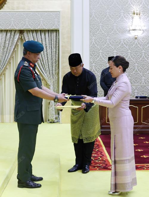 AL-SULTAN ABDULLAH RI'AYATUDDIN AL-MUSTAFA BILLAH SHAH