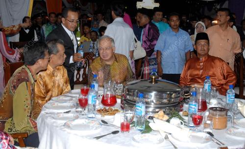 MOHD NAJIB TUN ABDUL RAZAK