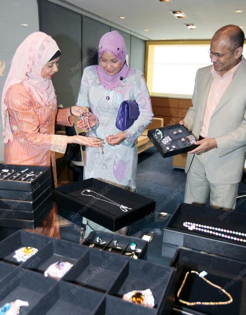 TUANKU NUR ZAHIRAH