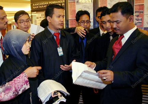 IDRIS HARON