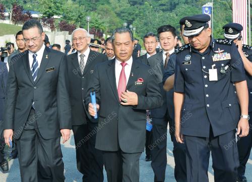 TAN SRI MUHYIDDIN MOHD YASSIN