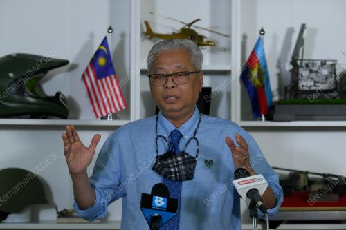 DATUK SERI ISMAIL SABRI YAAKOB