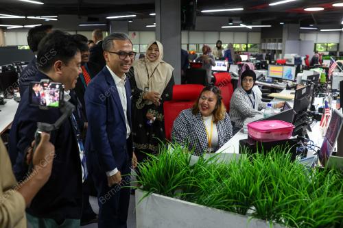 FAHMI FADZIL