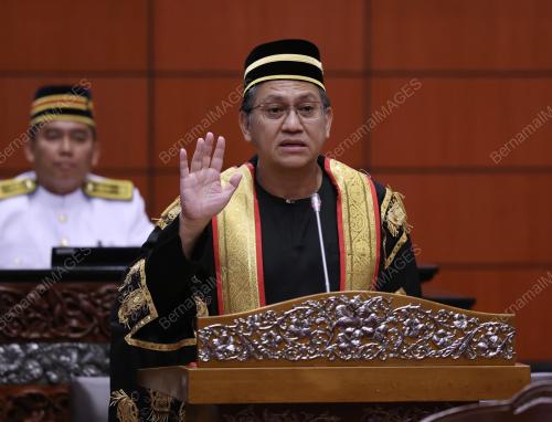 DATUK NUR JAZLAN MOHAMED