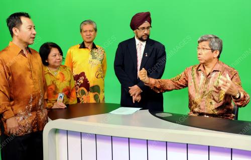 DR YAACOB IBRAHIM