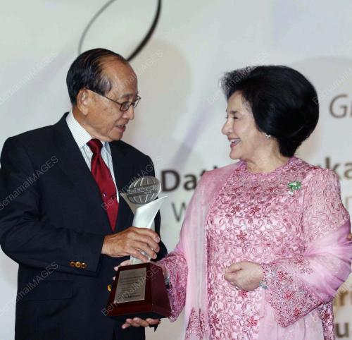DATIN SERI ROSMAH MANSOR