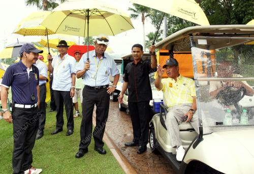 KL20_20042014_GOLF