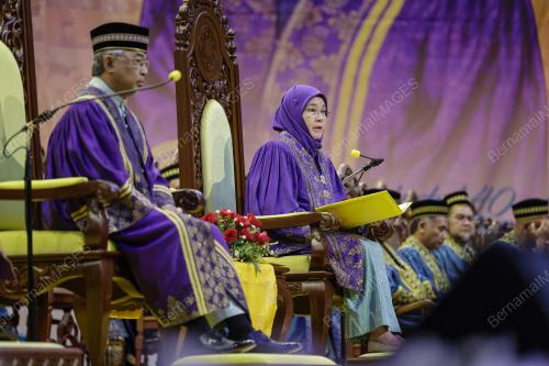 AL-SULTAN ABDULLAH RI'AYATUDDIN AL-MUSTAFA BILLAH SHAH