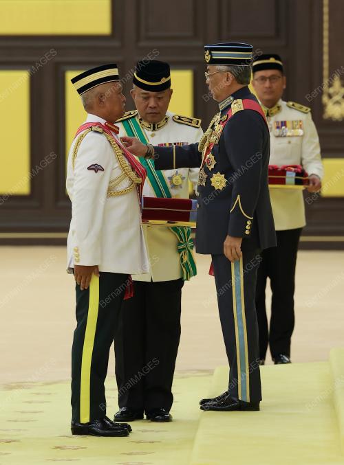 AL-SULTAN ABDULLAH RI'AYATUDDIN AL-MUSTAFA BILLAH SHAH