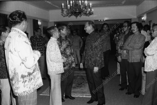 PM ENTERTAIN CHIEF MINISTERS
