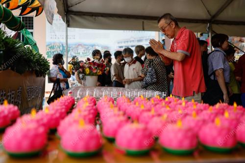 HARI WESAK