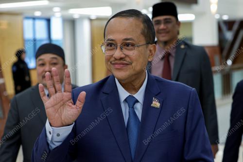 DATUK SERI DR AHMAD SAMSURI MOKHTAR