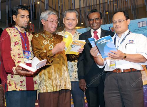 DATUK RASLIN ABU BAKAR