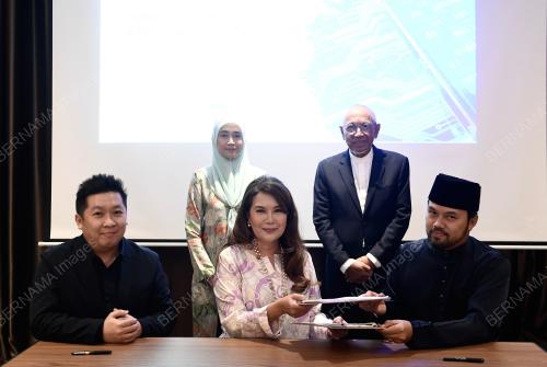 DATUK RAS ADIBA RADZI
