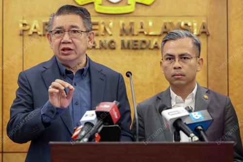 DATUK SALAHUDDIN AYUB