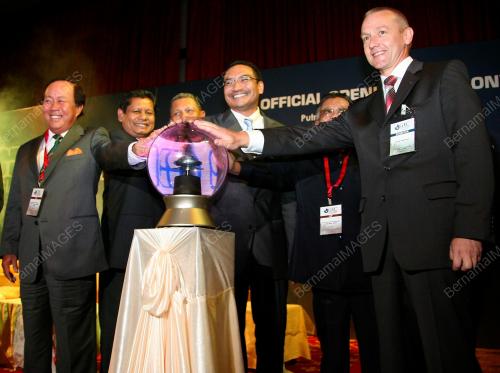 HISHAMMUDDIN TUN HISSEIN