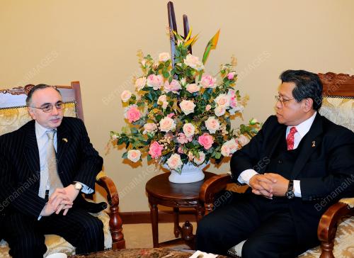 TAN SRI PANDIKAR AMIN MULIA