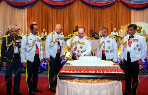 KL20_23092017_AGONG_BN201709216175