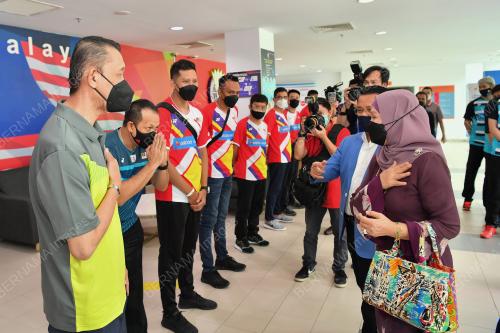 DATIN SERI MUHAINI ZAINAL ABIDIN