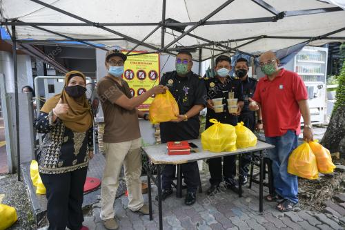 GOTONG ROYONG MASAK BUBUR LAMBUK KBSB
