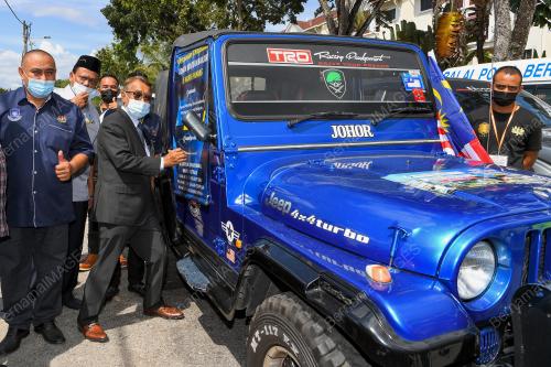 DATUK SERI DR ISMAIL ABD MUTTALIB