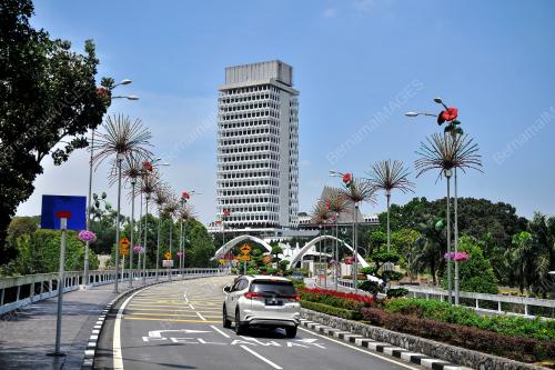 AGONG ZAHIR PANDANGAN PARLIMEN BOLEH BERSIDANG SEMASA DARURAT