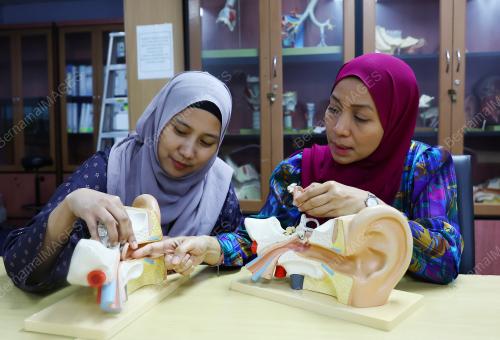 DR. NOOR DINA & DR WAN NABILA