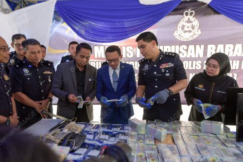 PELUPUSAN BARANG KES JENAYAH DAN KOMERSIAL