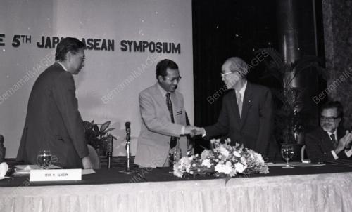 DR. MAHATHIR BIN MOHAMAD