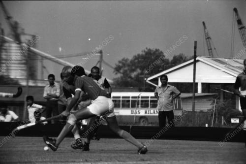 KL20_26012015_PLAYS_HOCKEY