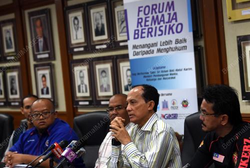 KL20_26112017_AZMAN