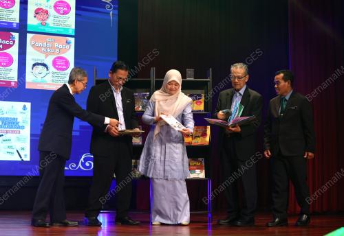 FADHLINA SIDEK