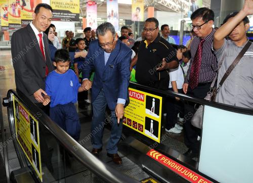 KL20_27072017_ESKALATOR1