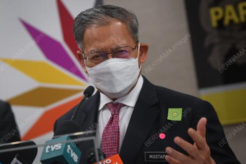 DATUK SERI MUSTAPA MOHAMED