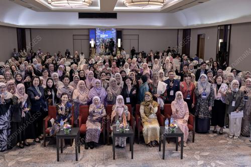 DATUK SERI DR WAN AZIZAH WAN ISMAIL