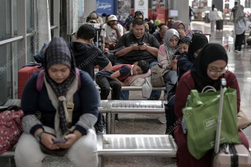 PENUMPANG KTM PULANG AIDILFITRI