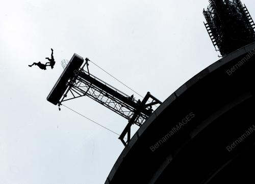KL20_29092012_BASE_JUMP2