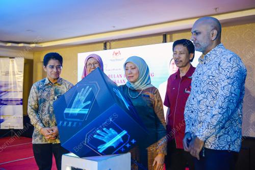 DATUK SERI NANCY SHUKRI