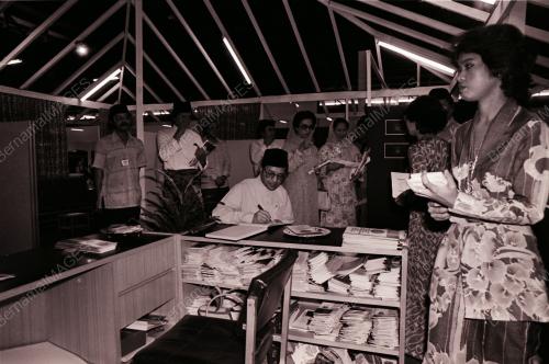 DATUK SERI DR. MAHATHIR BIN MOHAMAD